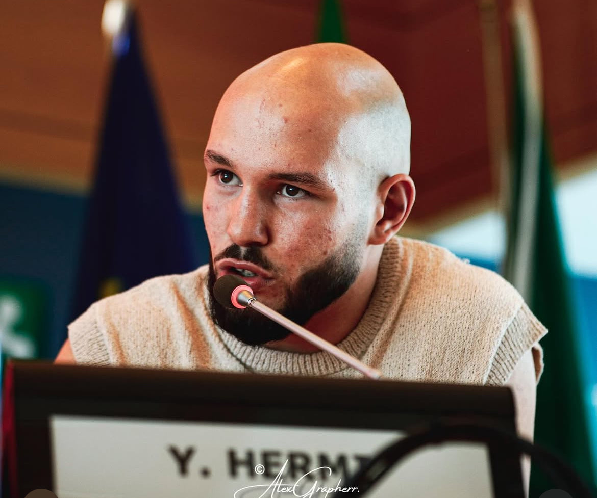 "YAS" HA FIRMATO - HERMI ENTRA IN TAF